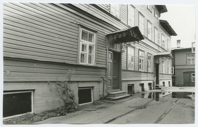 View of the building of the 31st Pärnu highway.  duplicate photo