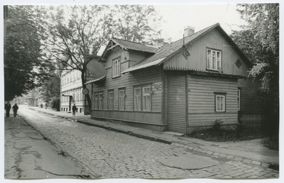 Single wooden building J. Tompi t. 12  duplicate photo