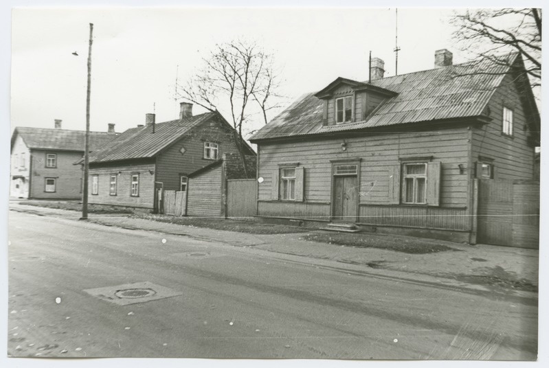 Wooden buildings J. Tompi t. 38 and 40