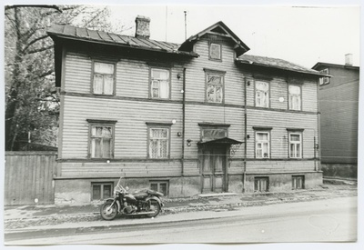 Double wooden building J. Tompi t. 31  duplicate photo