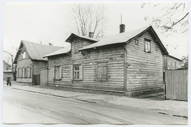 J. Tompi Street view