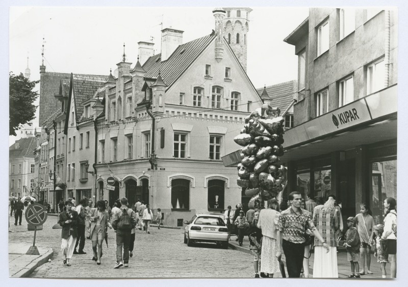 View on Harju Street. Pictured book store for "Kupar" towards the Raekoja square.