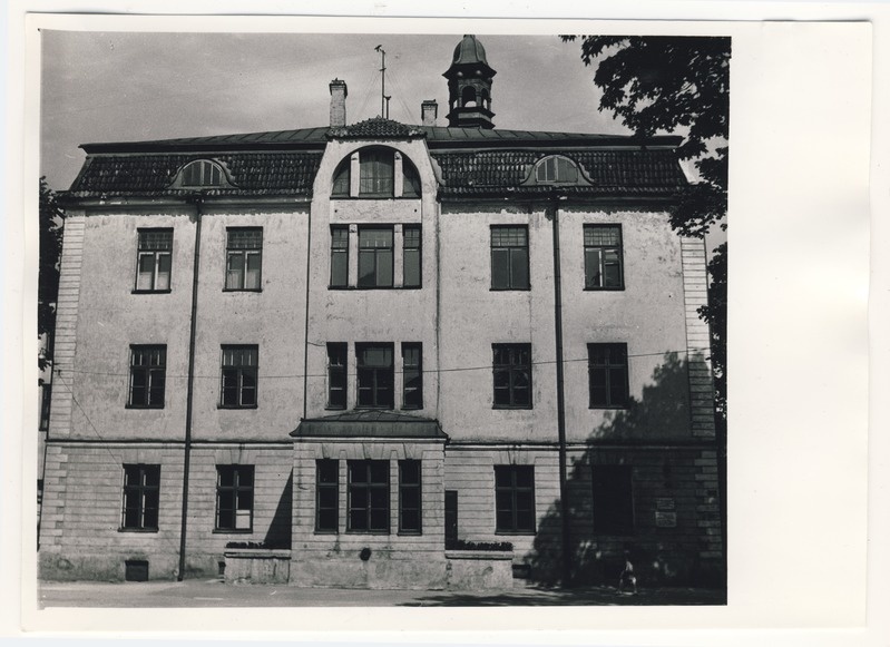 External view of Tallinn Secondary School