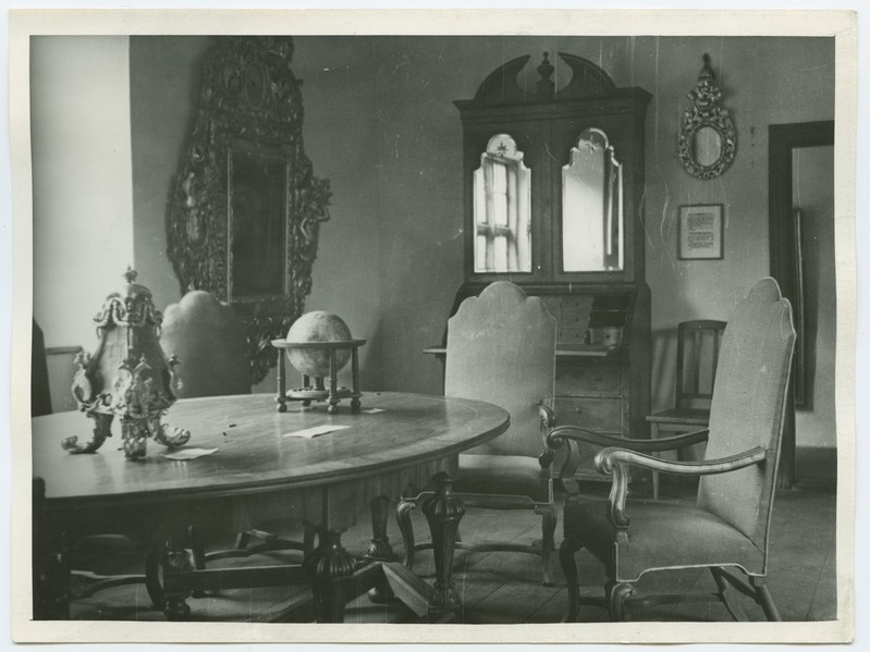 Tallinn, Peeter I house in Kadriorg, living room view.