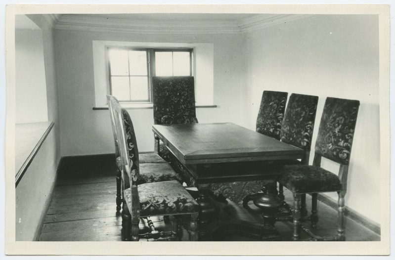 Tallinn, Peeter I house in Kadriorus, view of the dining room.