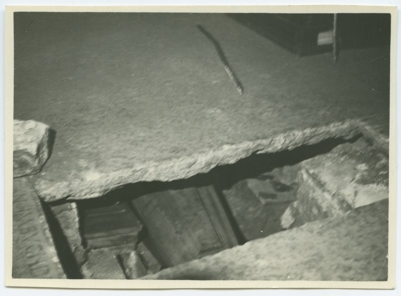 Tallinn, Toomkirik, open cabinet in the grave chamber, open central heating installation.