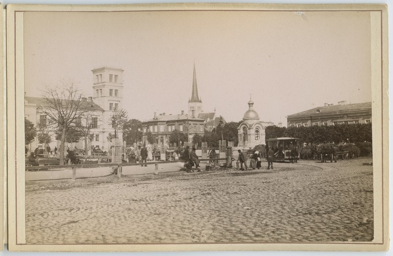 Tallinn, Russian market, behind the spray house and Russian Orthodox cable.