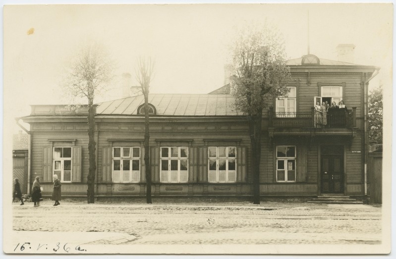 Schoolhouse Narva mnt.