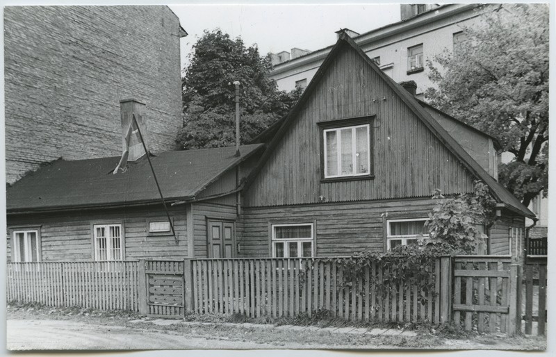 Tallinn. Wooden building Väike-Kompassi t. 7