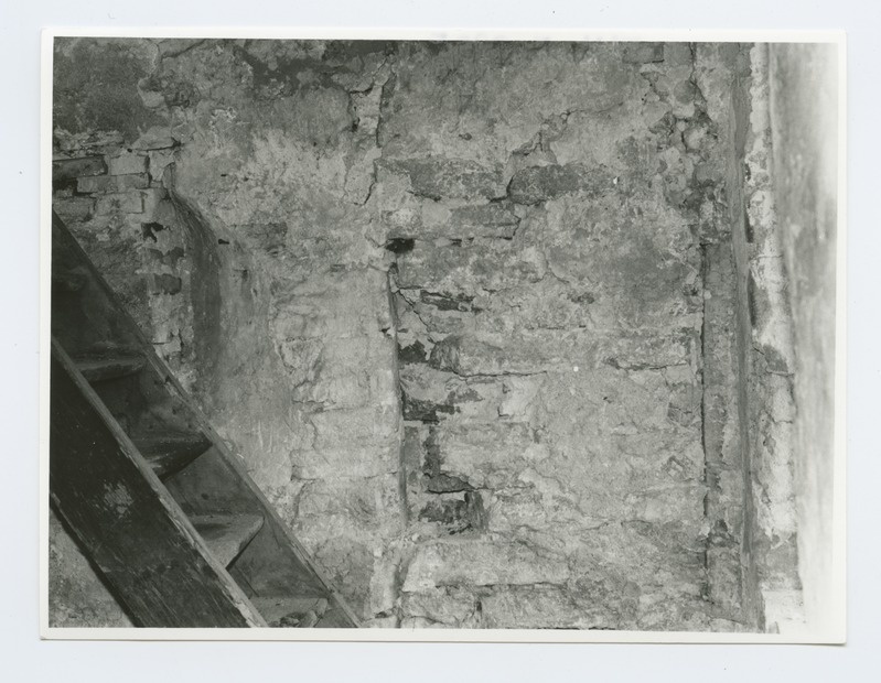 Portal and window fragments on the western edge of the Holy Cross of John’s Church.