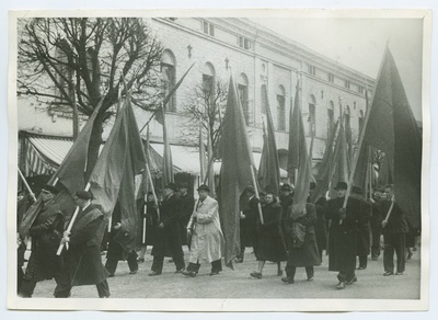 On May 1, 1941, at the Workers' Demonstration on Viru Street.  duplicate photo