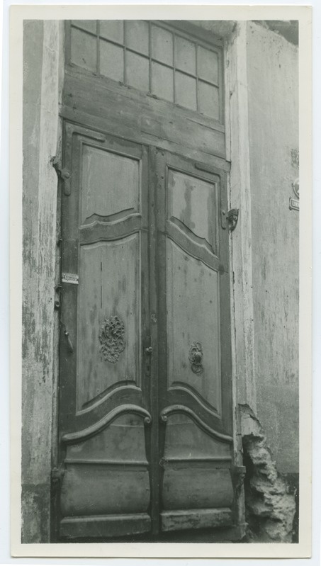 Tallinn, New Street 22 house outside door.
