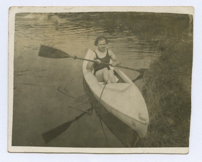 Pauline Aru with a spray on the Pirita River.  duplicate photo