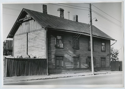 Wooden house in Kingissepa t. 75  duplicate photo