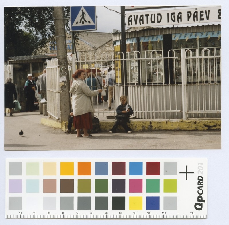 The station market at the gateways.