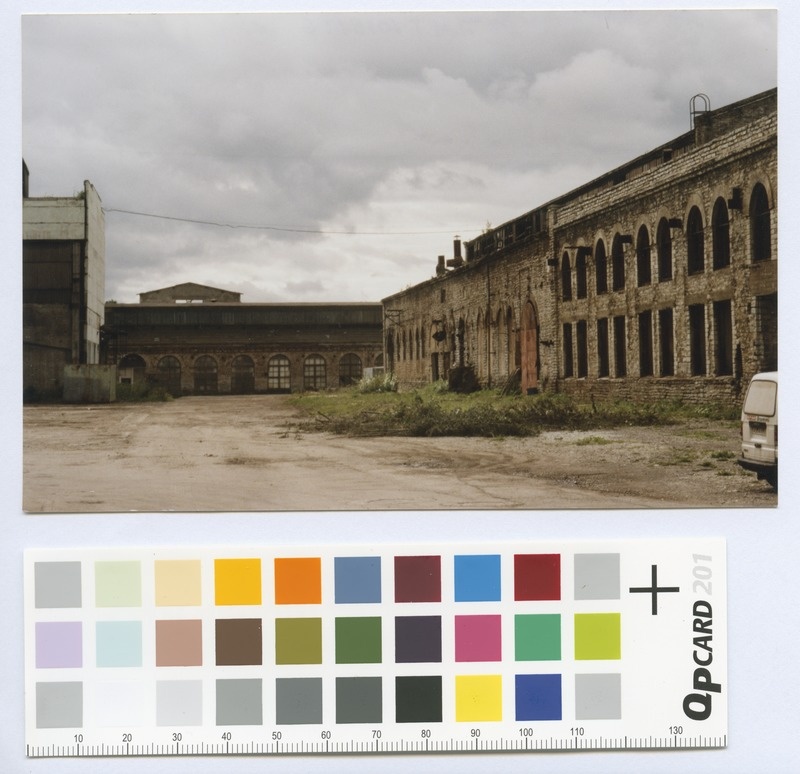 Volta inner yard on the Industrial Street. On the right hand abandoned chess.