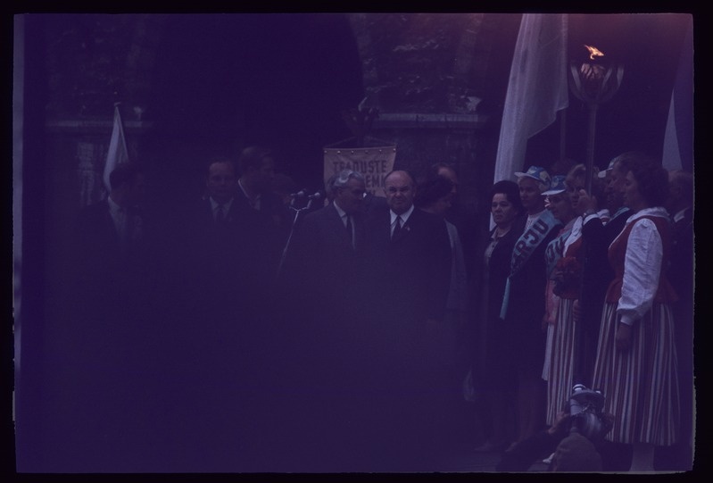 Singing light in front of the Raekoja.