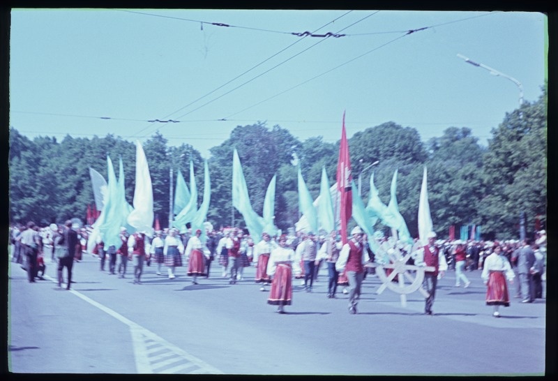 Singers of Haapsalu choirs in the song-up train.