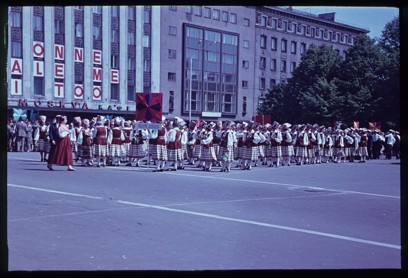 The opening ceremony for the singing party.