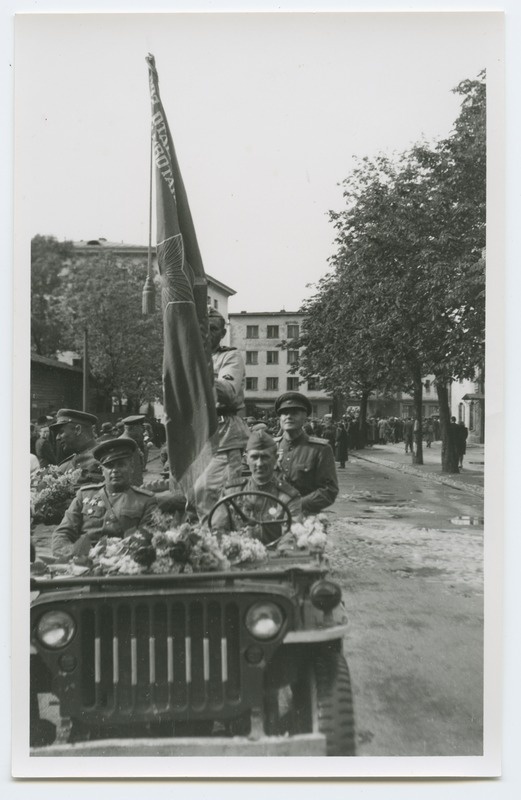 Estonian Current Corps Colonel on the Toompuiestee.