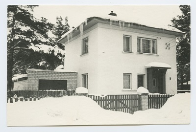 Building on Männikul  duplicate photo