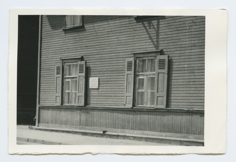Tombi t. 50 building