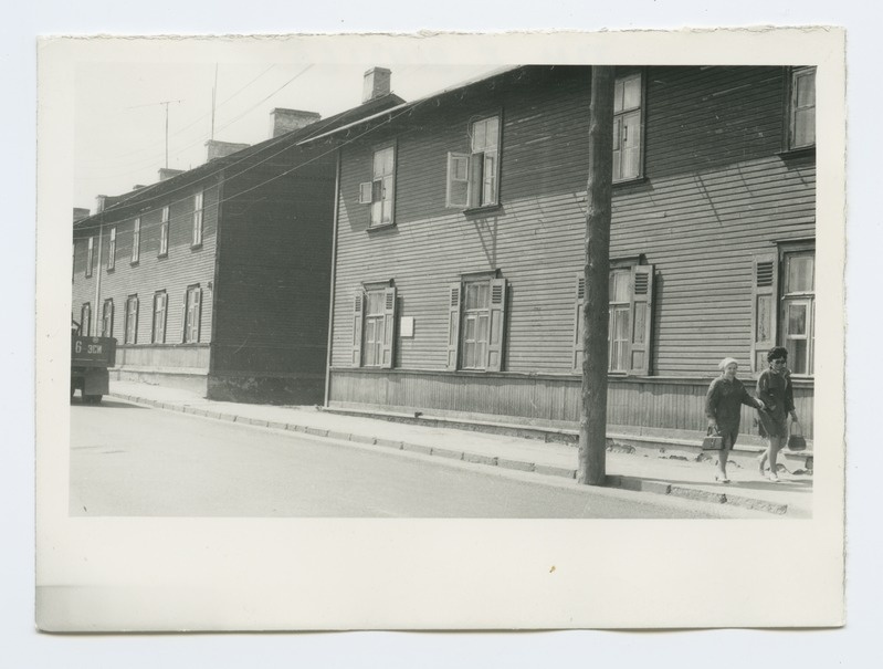 Tombi t. 50 building