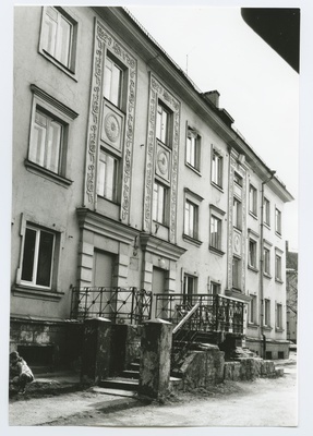 Tallinn. Fassade of Tuulemäe tn 6 three-storey apartments  duplicate photo