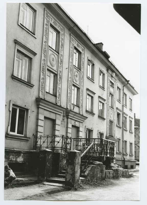 Tallinn. Fassade of Tuulemäe tn 6 three-storey apartments