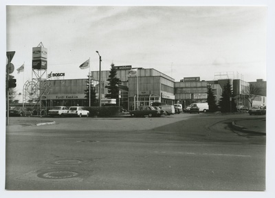 Tallinn. Pärnu mnt Tondi. View Ford Centre  duplicate photo