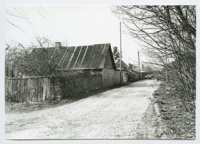 Tallinn. Mountain tn 1, 3, 5 single-storey houses on the street  duplicate photo