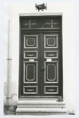 Tallinn. Toom-Kooli 4 house door  duplicate photo