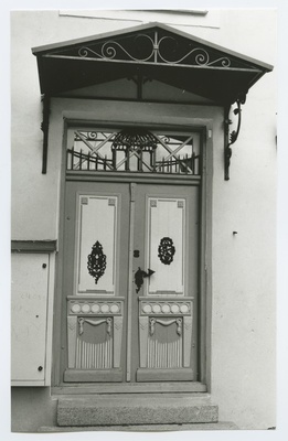 Tallinn. Castle area 6 outdoor doors  duplicate photo