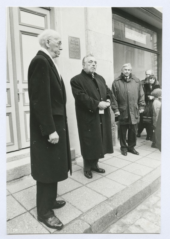 Tallinn. Opening of the Arthur Ströhm memorial plate Long tn. 9 houses. Front L. Sea