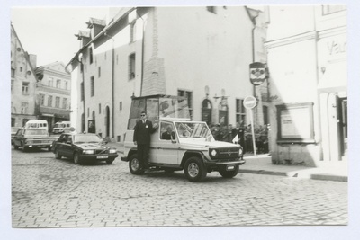Tallinn. The Pope's visit to Tallinn. Pope's car in Russian tn. At the corner. View by Viru Street  duplicate photo
