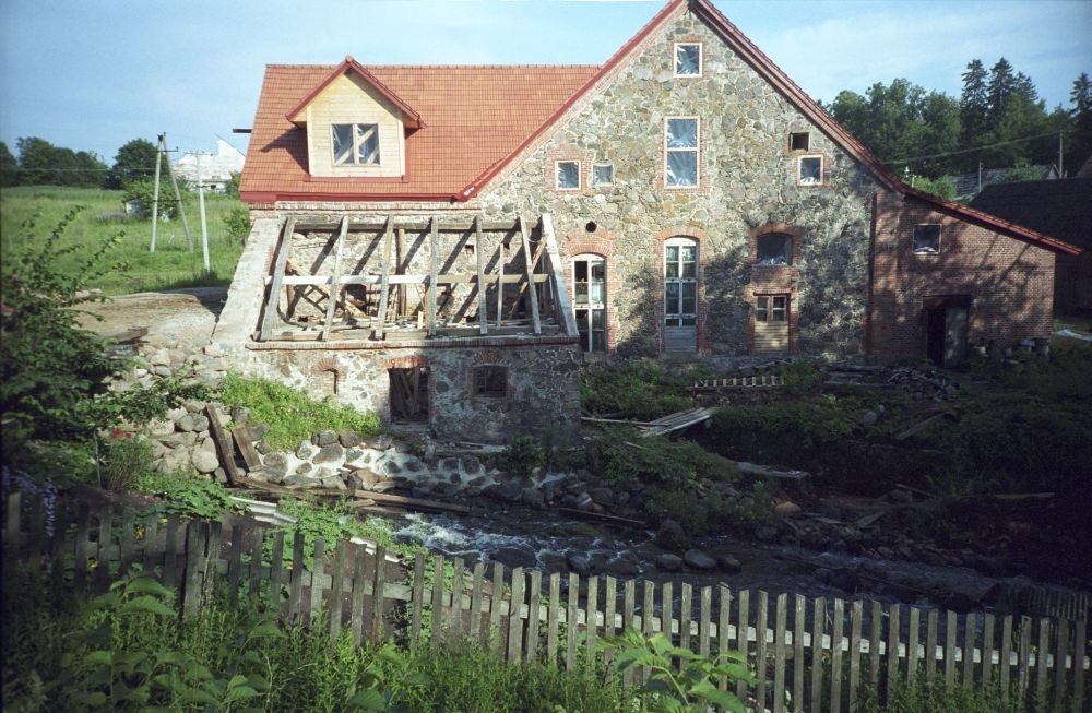 Oyesu manor water waterwater.