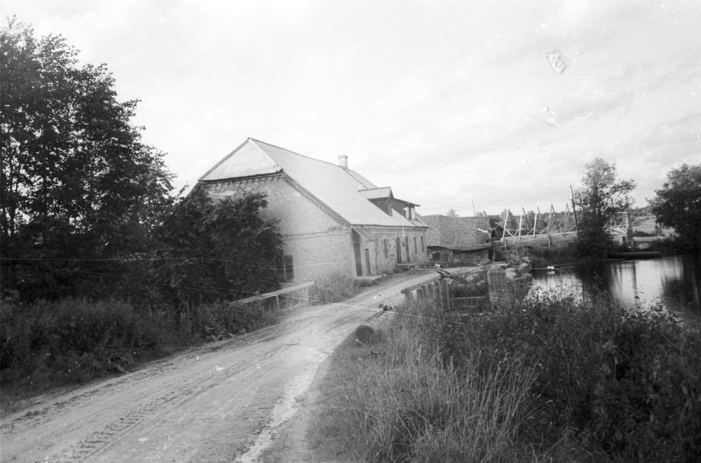 Safe water boiler and sand boiler.