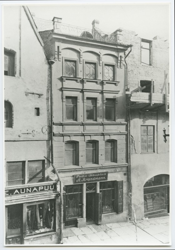 The neck of the Old Market 5
