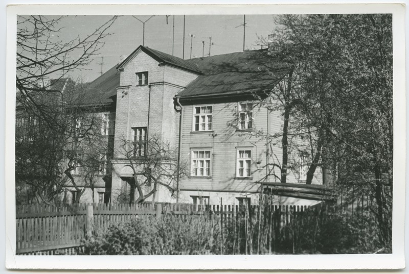 Double wooden house in Sakala t. 11