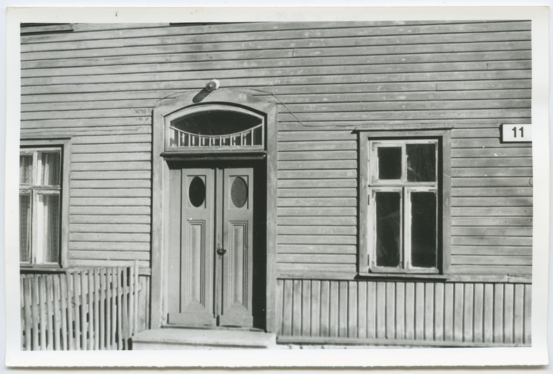 Door in Sakala t. 11 courtyard