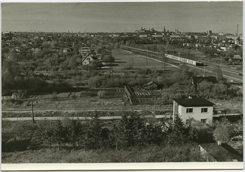 View Sõpruse pst- l towards the city