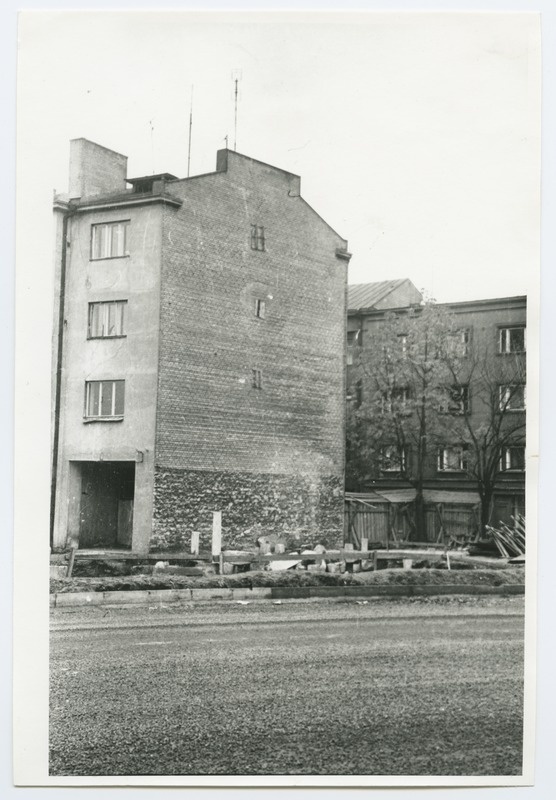 Firewall on the stone building in Kreuksi t. 32 a