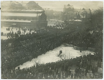 February Revolution miiting  duplicate photo