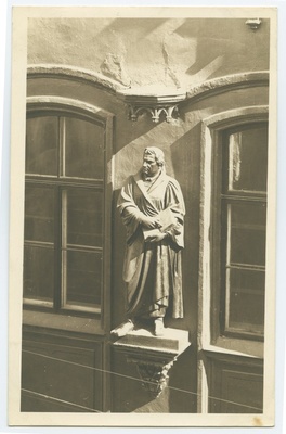 M.Luther, full-floor sculpture on the Fassade of the Kanuti Gild House, Long Street 20.  duplicate photo