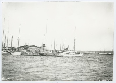 Tallinn harbour, in the middle of the icebreaker "Stadt Reval", on the left of the Tallinn Yacht Club building and hunting harbour, about 1912.  duplicate photo