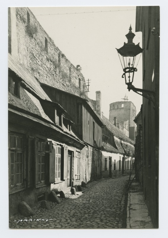 Wallvahe Street, view Viru Street.