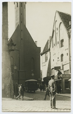 The neck of the Old Market, view towards the Raekoja.  duplicate photo