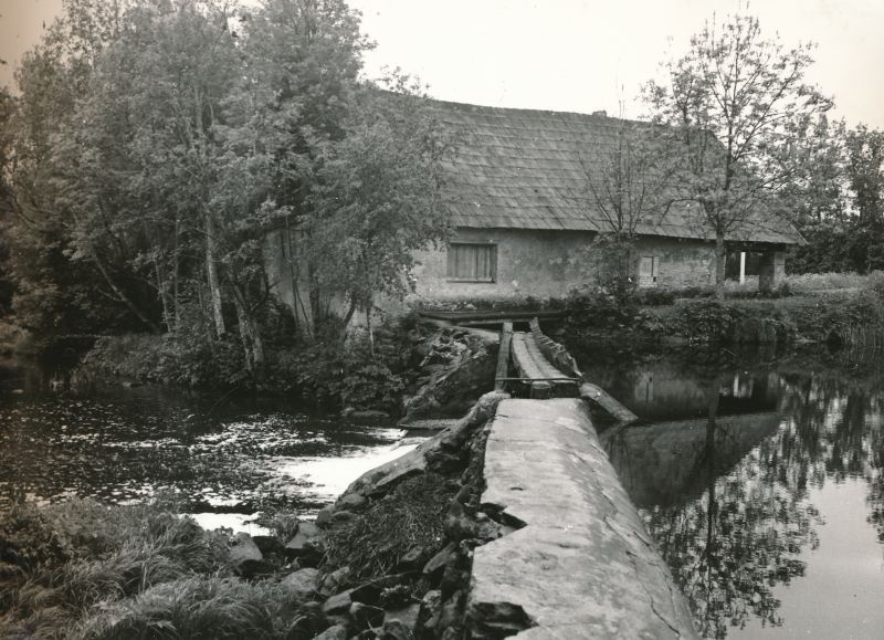 Photo. Goldland water spring. Black and white. Located: Hm 7975 - Technical monuments of Haapsalu district