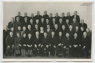 Employees of the Tallinn Power Station.  duplicate photo