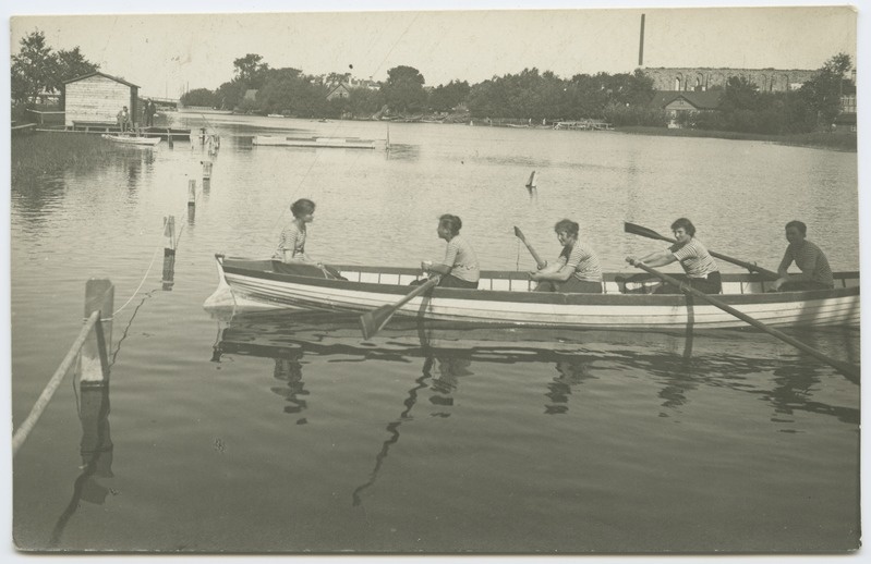 Boat race on the Pirita River.